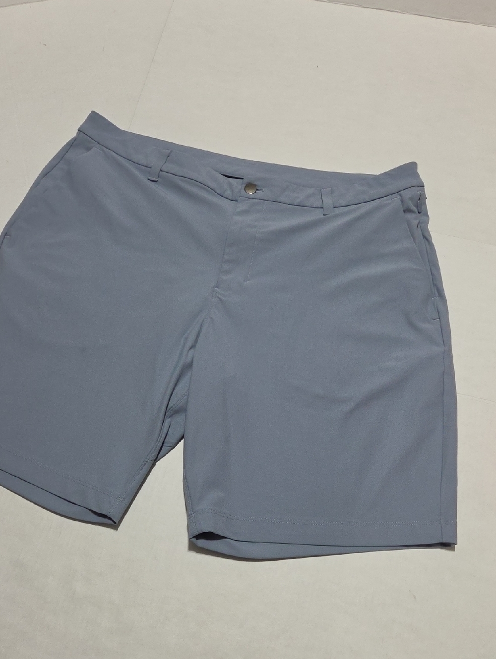lululemon athletica Men's Flat-Front Shorts in Slate Blue NEW CONDITION
